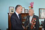 Юбилейные медали вручают ветеранам и труженикам тыла