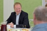 Виктор Томенко поздравил ветеранов, находящихся на реабилитации в краевом госпитале